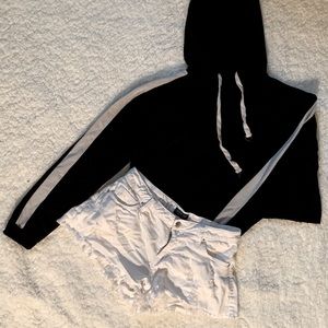 Black cropped hoodie!!